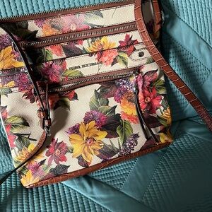 Beautiful floral crossbody.